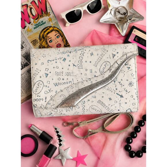 Handbags - VINTAGE unique comic book inspired white/silver envelope clutch purse
